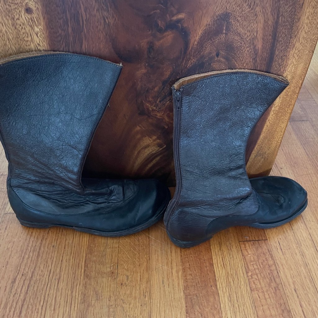 Cydwoq Black Boots